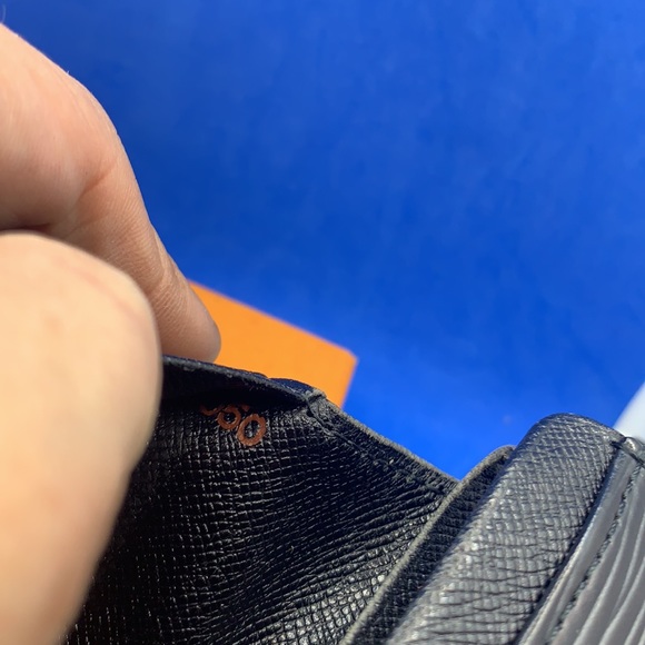 Louis Vuitton Epi vintage Tresor wallet serial # M10050 - Picture 10 of 10